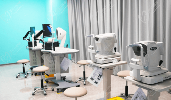 深圳普瑞眼科醫(yī)院全飛秒手術活動