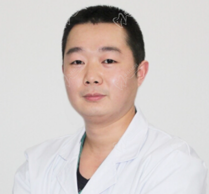 重慶何春濤做雙眼皮修復怎么樣